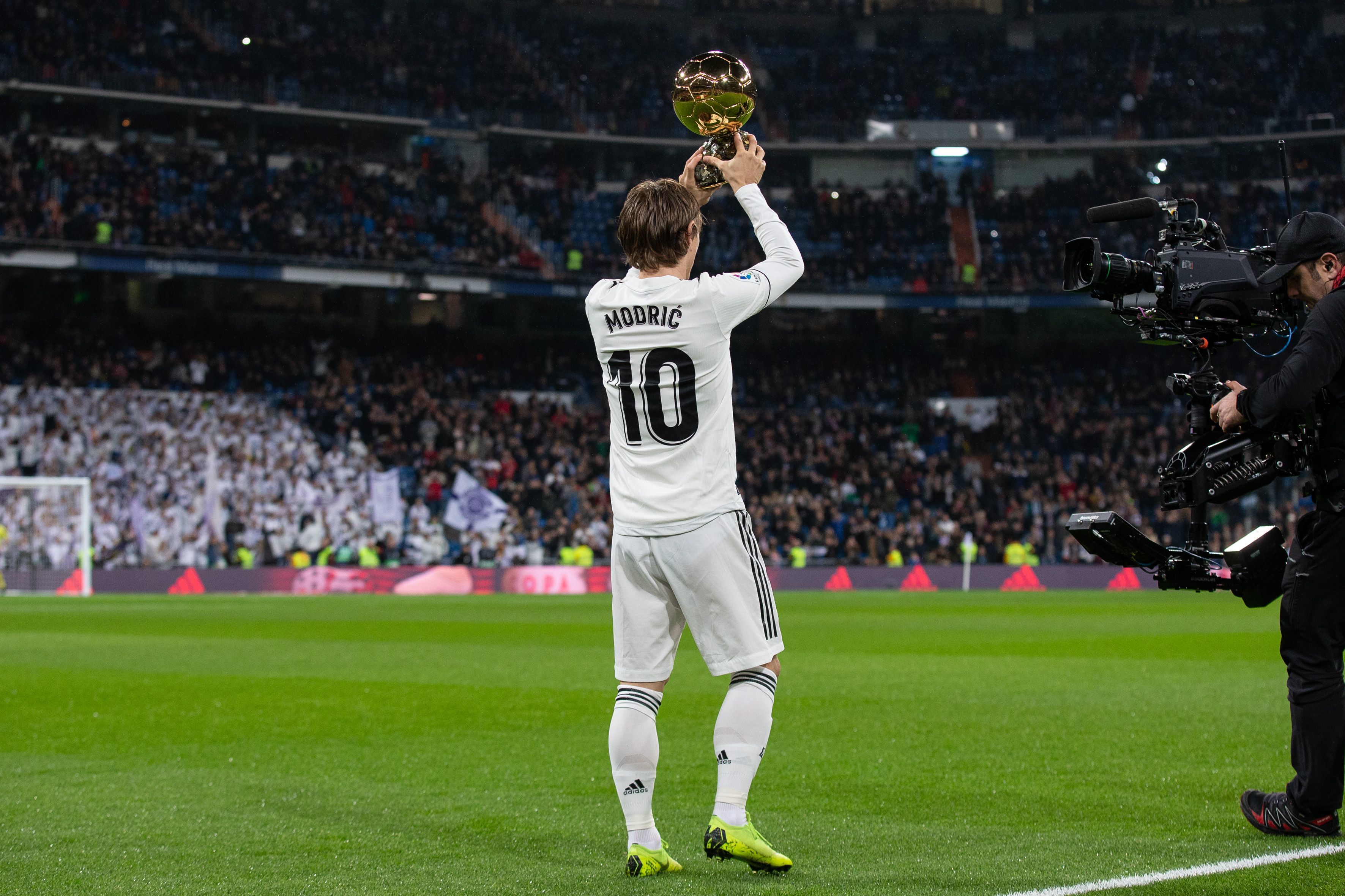 官方：17岁梅州小将魏祥鑫将于2026年7月1日加盟法甲球队欧塞尔