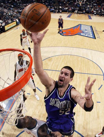 上展现出惊 上展现出惊