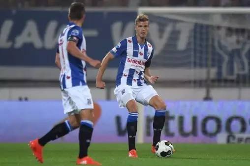 疑是一个巨 疑是一个巨